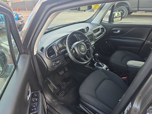 Certified 2020 Jeep Renegade Altitude FWD image 14