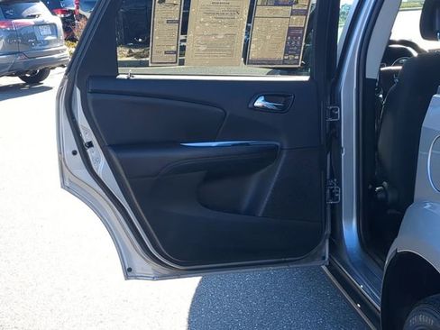 Used 2019 Dodge Journey SE w/ Connectivity Group image 29