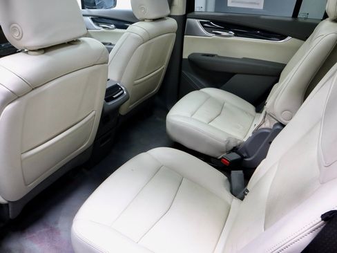 Used 2023 Cadillac XT6 Premium Luxury w/ Technology Package image 22