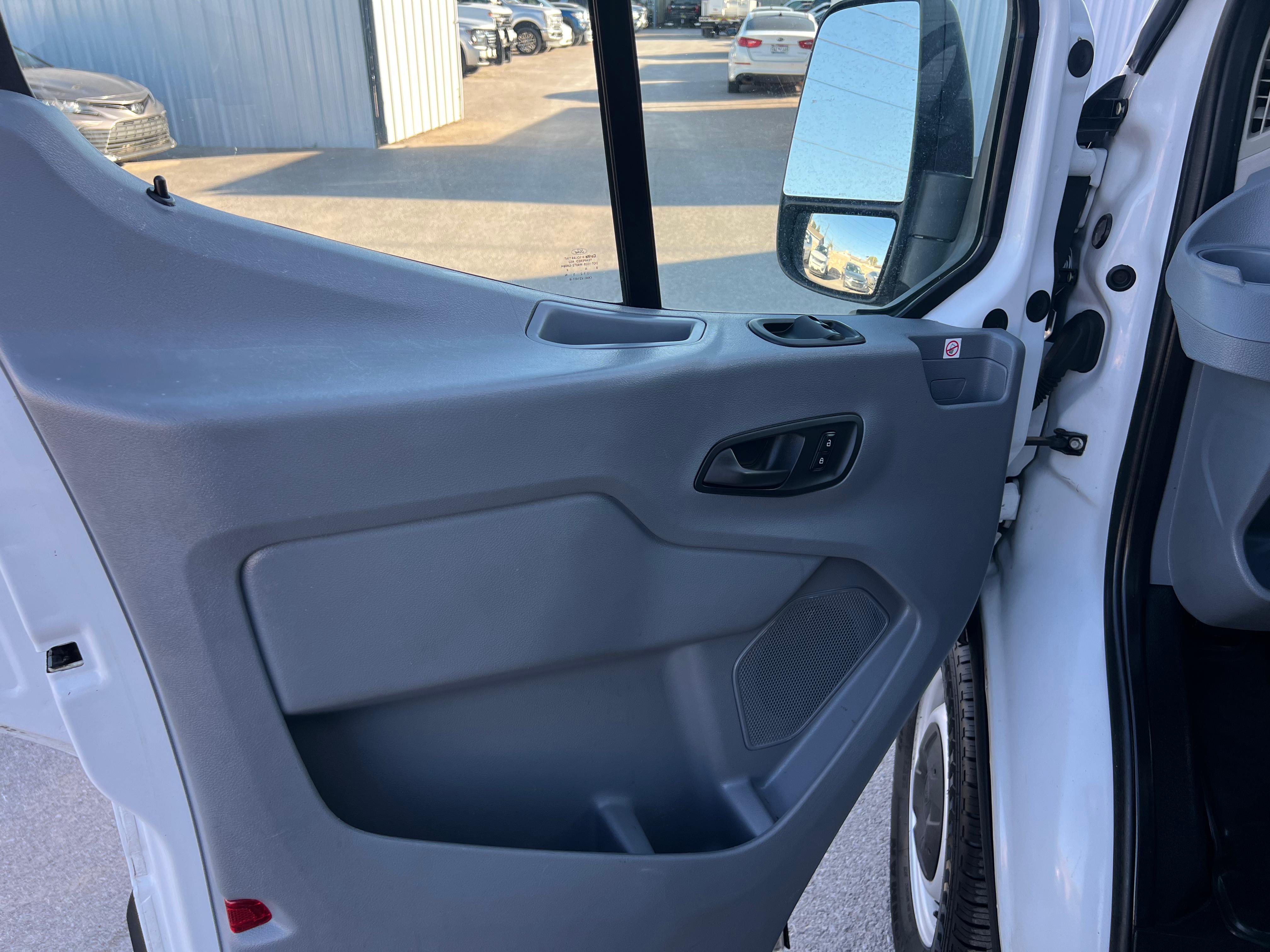 Used 2019 Ford Transit 250 148 High Roof RWD image 9