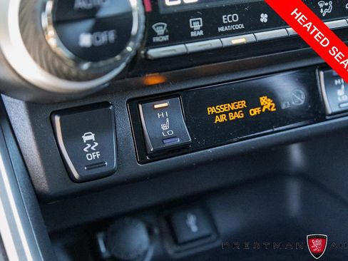 Used 2022 Toyota RAV4 SE w/ Weather & Moonroof Package AWD/4WD image 7