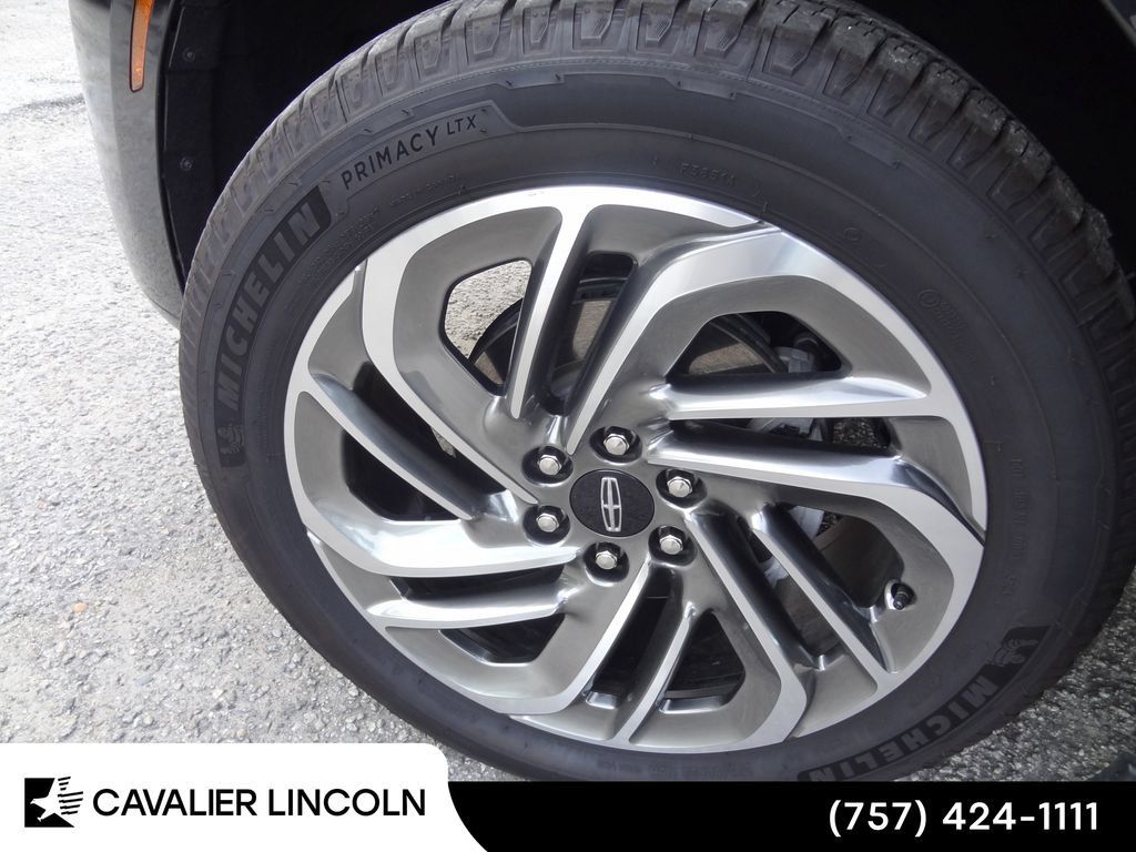Used 2026 Lincoln Navigator L Premier AWD/4WD image 48