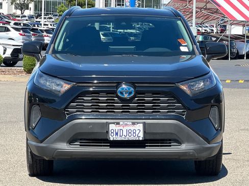 Used 2021 Toyota RAV4 LE AWD/4WD image 10