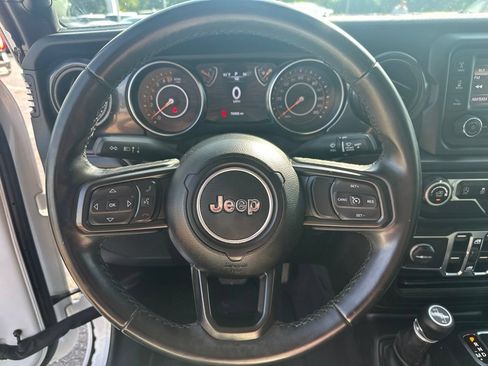 Used 2020 Jeep Gladiator Sport AWD/4WD image 16