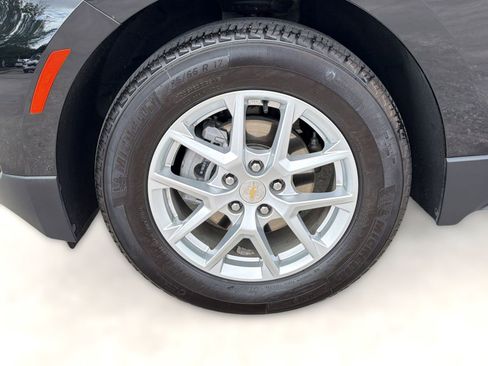 Certified 2024 Chevrolet Equinox LS w/ LS Convenience Package image 12