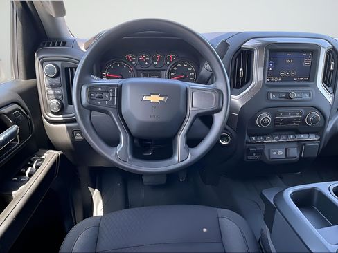 Used 2025 Chevrolet Silverado 2500 Custom w/ Custom Value Package AWD/4WD image 8
