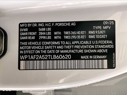 New 2026 Porsche Macan GTS image 32