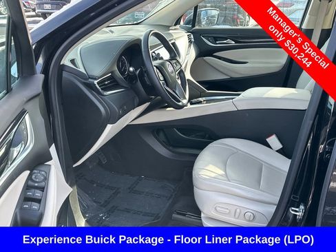 Used 2022 Buick Enclave Essence w/ Experience Buick Package image 10