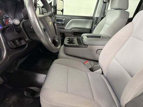 Used 2019 Chevrolet Silverado 2500 W/T w/ WT Convenience Package RWD image 12