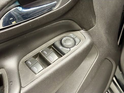 Used 2020 Chevrolet Equinox LT image 18