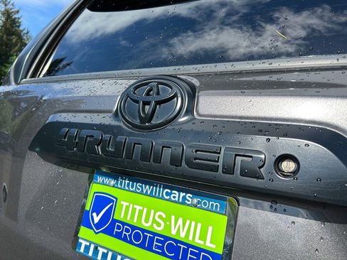 Used 2018 Toyota 4Runner TRD Off-Road Premium AWD/4WD image 36