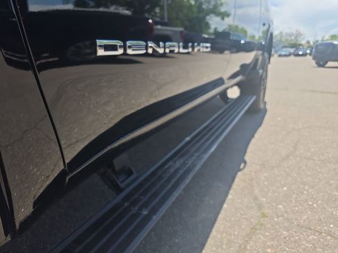 Used 2024 GMC Sierra 3500 Denali Ultimate AWD/4WD image 21