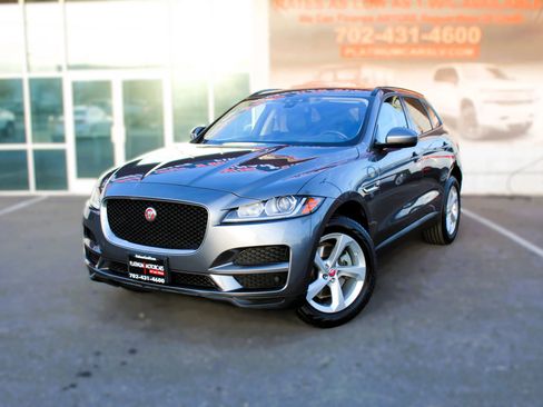 Used 2017 Jaguar F-PACE Premium image 6