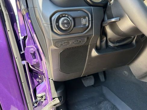 New 2026 Jeep Gladiator Sport AWD/4WD image 18