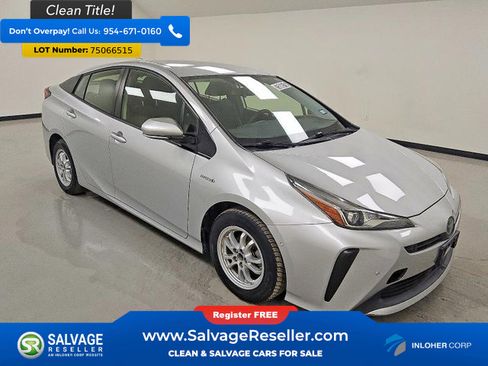 Used 2020 Toyota Prius LE FWD image 5