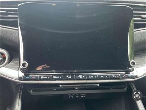 Used 2022 Jeep Wagoneer Series III image 17