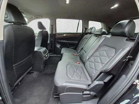 Used 2024 Volkswagen Atlas SE FWD image 18