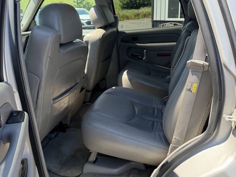 Used 2005 GMC Yukon Denali AWD/4WD image 12