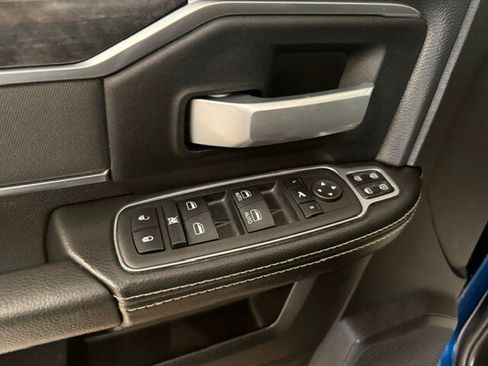 Used 2024 RAM 2500 Big Horn w/ Night Edition AWD/4WD image 44