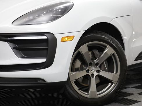 Used 2024 Porsche Macan AWD/4WD image 3