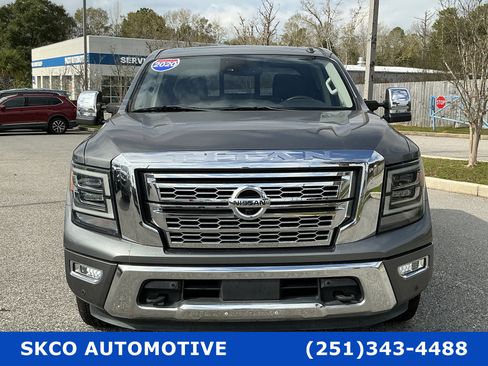 Used 2020 Nissan Titan SL w/ Moonroof Package image 8