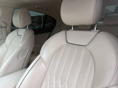 Used 2019 Genesis G70 3.3T Design RWD image 18