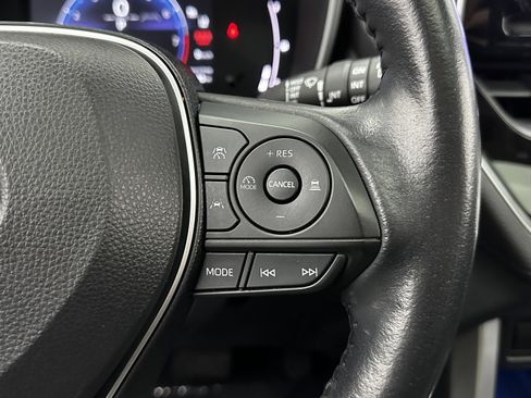 Used 2023 Toyota Corolla Cross XLE w/ Convenience Package image 25