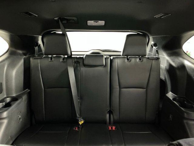 Used 2022 Toyota Highlander XSE FWD image 21