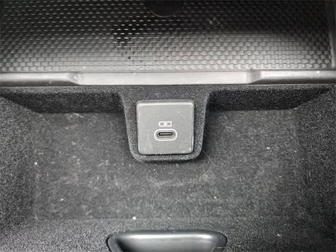 Used 2025 Land Rover Range Rover SE image 34