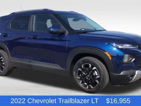 Used 2022 Chevrolet TrailBlazer LT w/ Convenience Package image 2