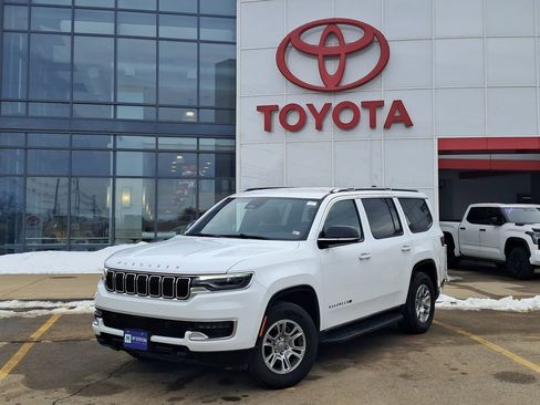 Used 2024 Jeep Wagoneer 4WD w/ HD Trailer Tow Package image 1