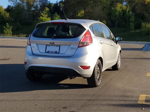 Used 2017 Ford Fiesta SE image 4