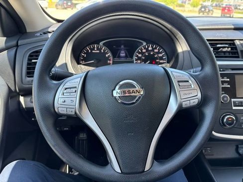 Used 2017 Nissan Altima 2.5 S w/ Power Driver Seat Package FWD image 12