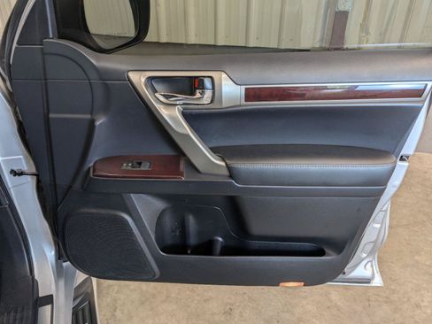 Used 2019 Lexus GX 460 Luxury AWD/4WD image 30