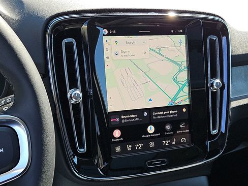 New 2026 Volvo XC40 B5 Plus w/ Climate Package AWD/4WD image 15