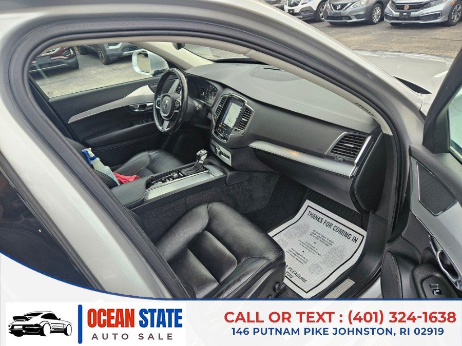 Used 2018 Volvo XC90 T5 Momentum w/ Convenience Package AWD/4WD image 13