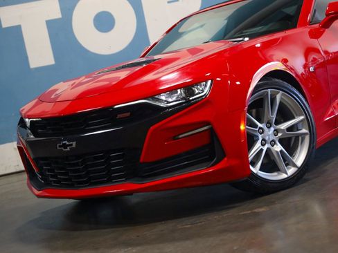 Used 2019 Chevrolet Camaro SS RWD image 26