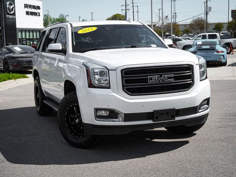 Used 2019 GMC Yukon SLT w/ Graphite Performance Edition image 2