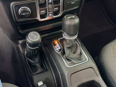 Used 2026 Jeep Wrangler Unlimited Sahara AWD/4WD image 19