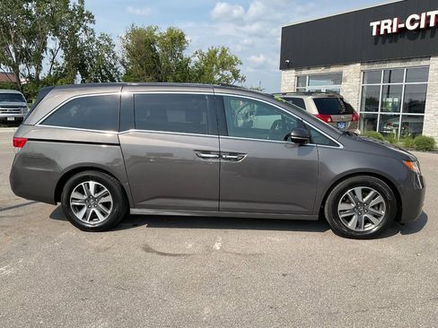 Used 2016 Honda Odyssey Touring Elite image 9