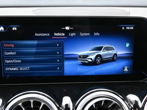 Used 2024 Mercedes-Benz EQB 250+ image 33