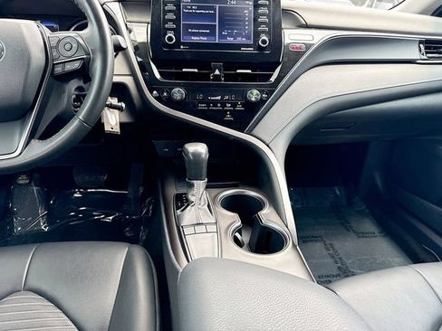 Used 2023 Toyota Camry SE FWD image 17