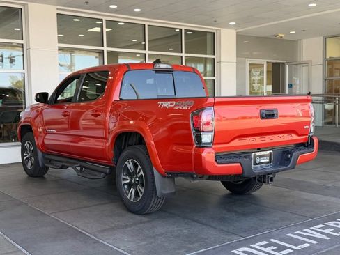 Used 2018 Toyota Tacoma TRD Sport AWD/4WD image 9