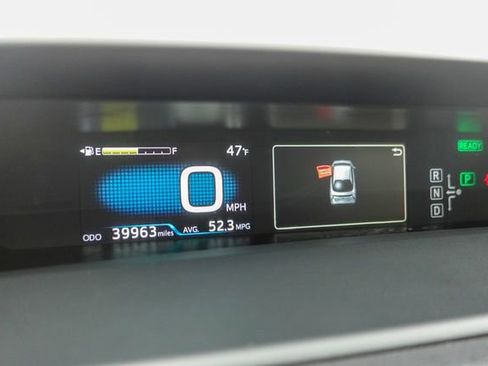 Certified 2017 Toyota Prius Two image 18