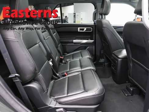Used 2022 Ford Explorer XLT w/ Equipment Group 202A AWD/4WD image 24