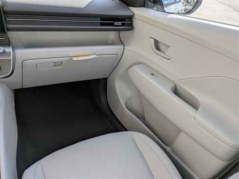 New 2026 Hyundai Kona SE image 15