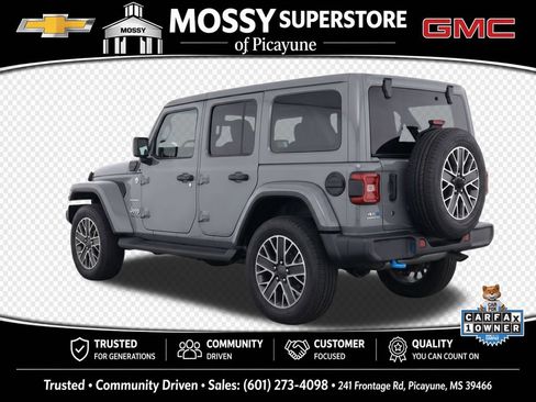 Used 2023 Jeep Wrangler Unlimited Sahara w/ Cold Weather Group AWD/4WD image 3