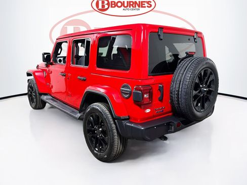 Used 2025 Jeep Wrangler Unlimited Sahara image 7