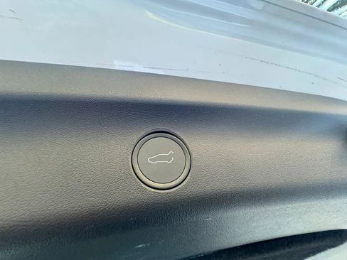 Used 2023 Tesla Model Y Long Range AWD/4WD image 29