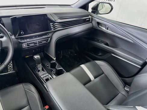 Used 2025 Toyota Camry SE w/ Convenience Package FWD image 22